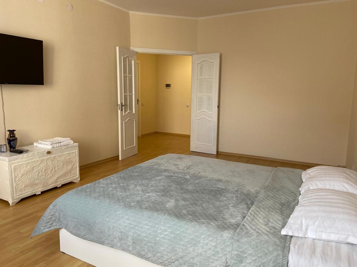 Apartment in the city centre Astana Eksteriør bilde